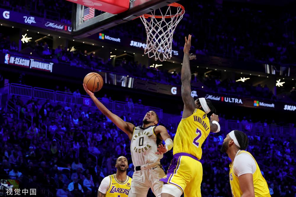 西蒙斯拥有 西蒙斯拥有