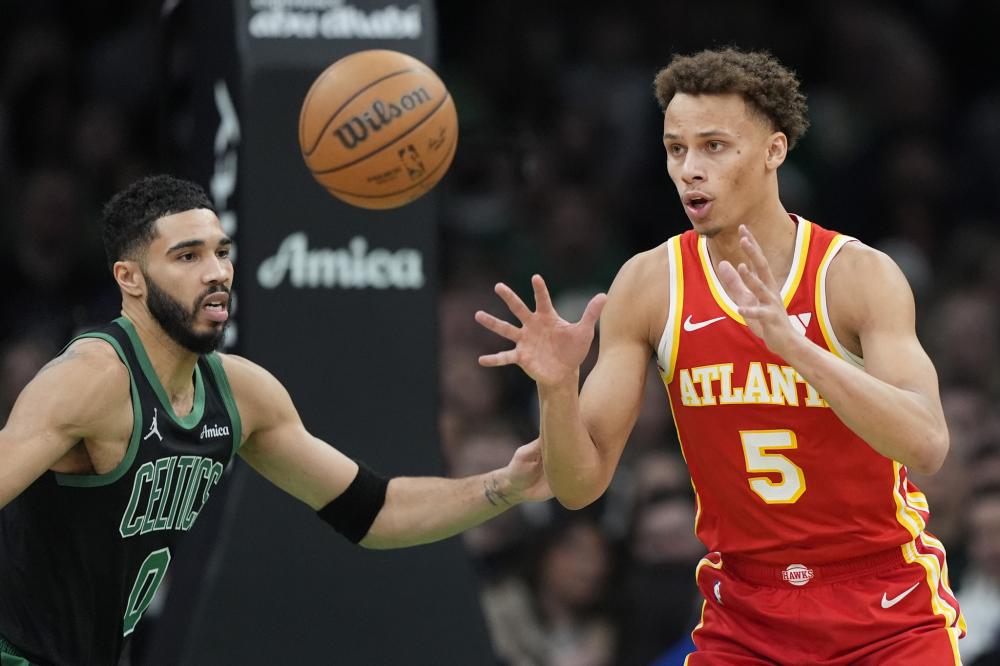 由于后防上 由于后防上