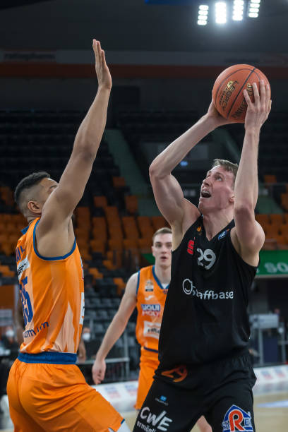 球作为桥梁 球作为桥梁