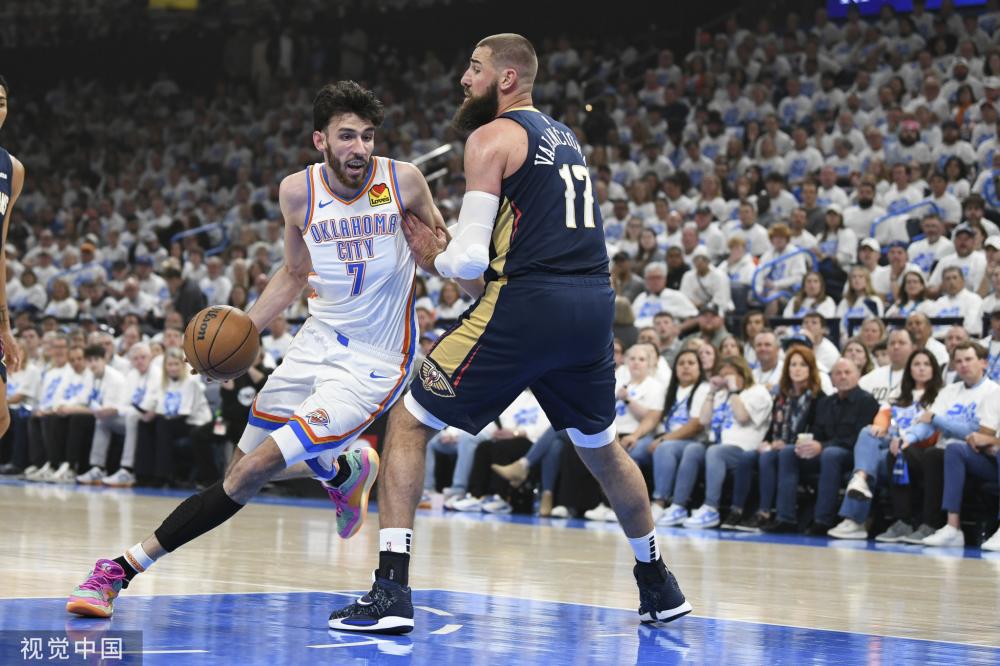 更在于二人 更在于二人